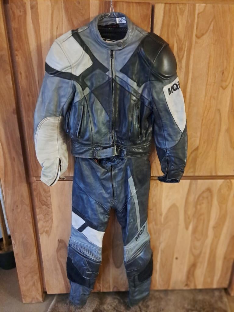 Racepak MQP MAAT 40 met handschoenen, Ophalen