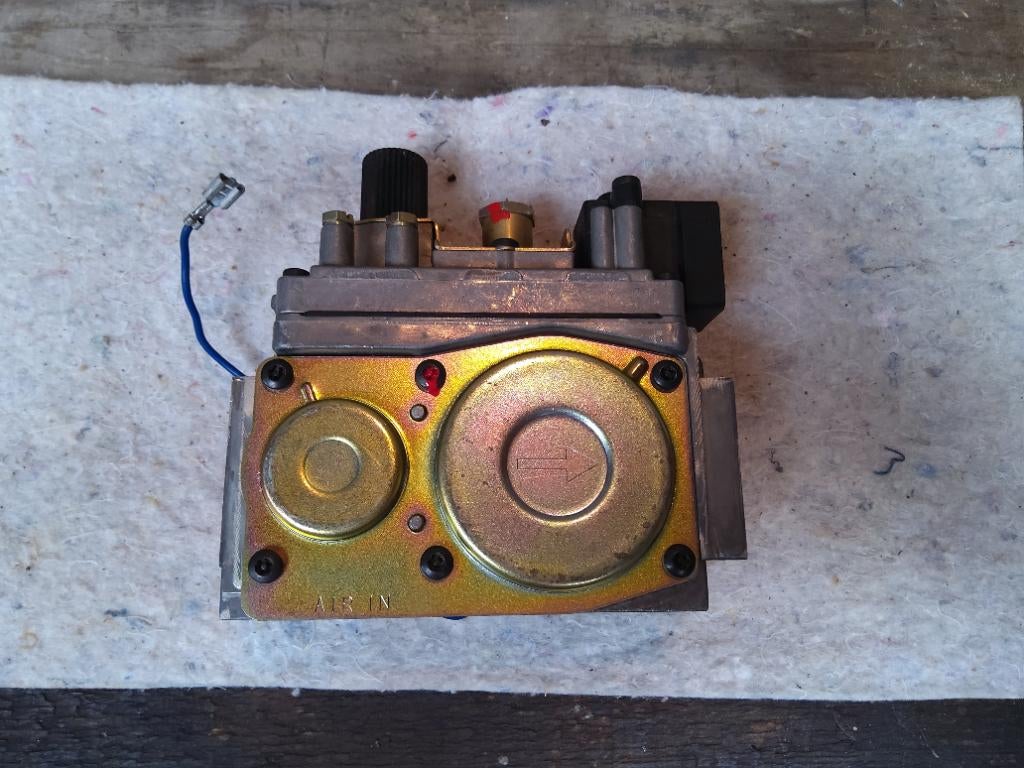 BLOC VANNE GAZ CHAUDIÈRE GAZ, Enlèvement, Comme neuf