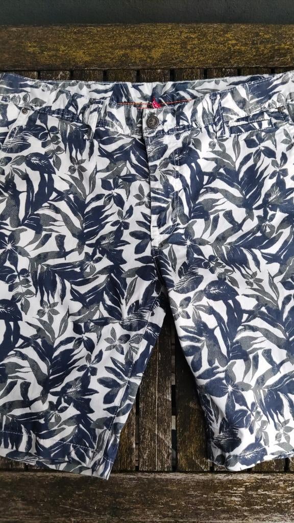 A fish named Fred - bermuda, size: 34, Kleding | Heren, Broeken en Pantalons, Ophalen of Verzenden, Zo goed als nieuw
