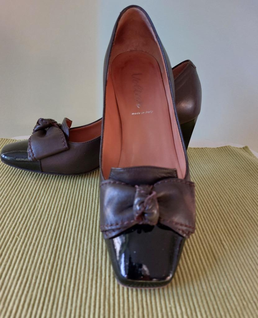 Escarpins Voltan en cuir gris/noir taille 38, Vêtements | Femmes, Chaussures, Gris, Enlèvement ou Envoi, Escarpins, Comme neuf