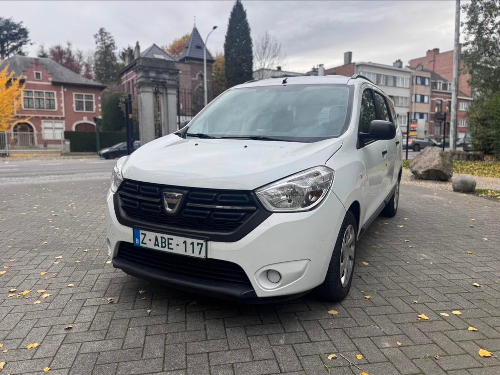 Dacia Lodgy 1.3 Essence–2020–85000klm—Très bon état—, Auto's, Dacia, Stof, Wit, Handgeschakeld, Euro 6