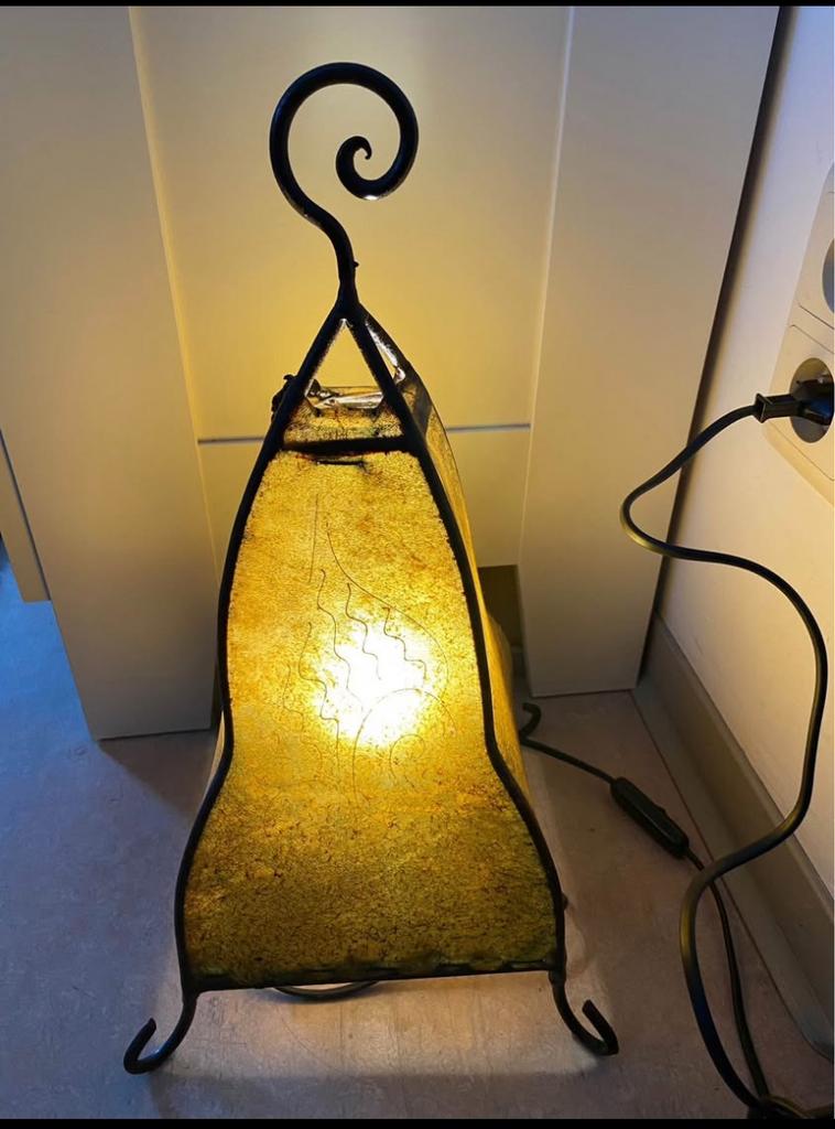 lampe, cuisinière, table, cage,couverture, tapis, fauteuil,e, Enlèvement