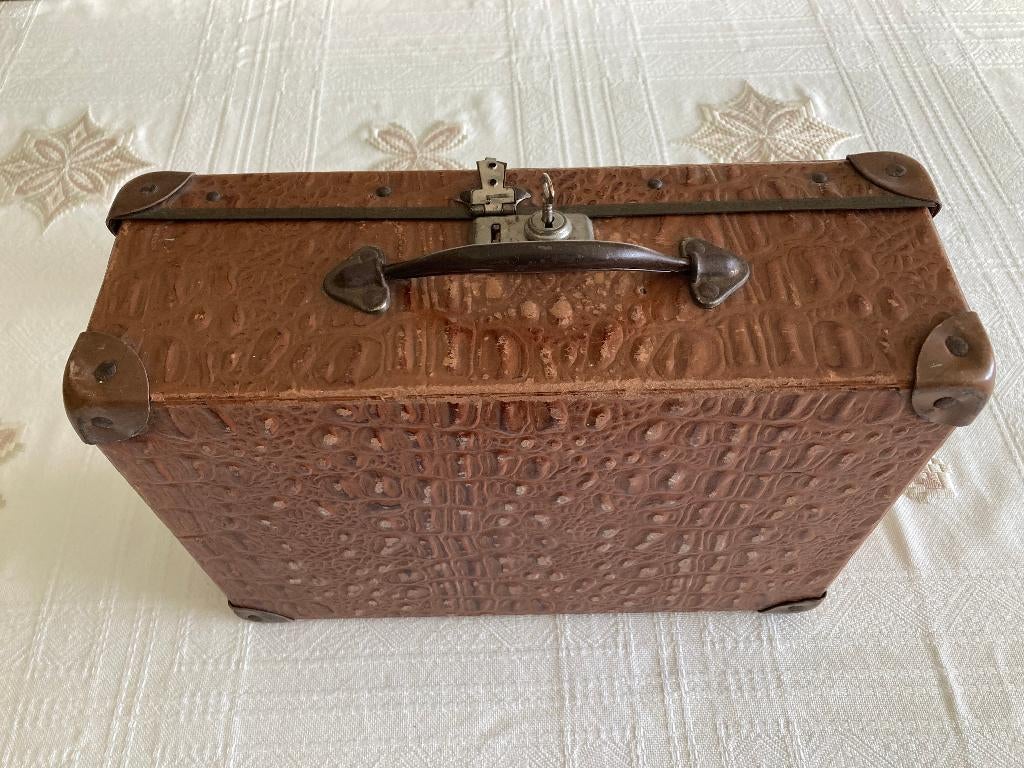 oud bruin koffertje voor poppetjes en beertjes, Enlèvement ou Envoi