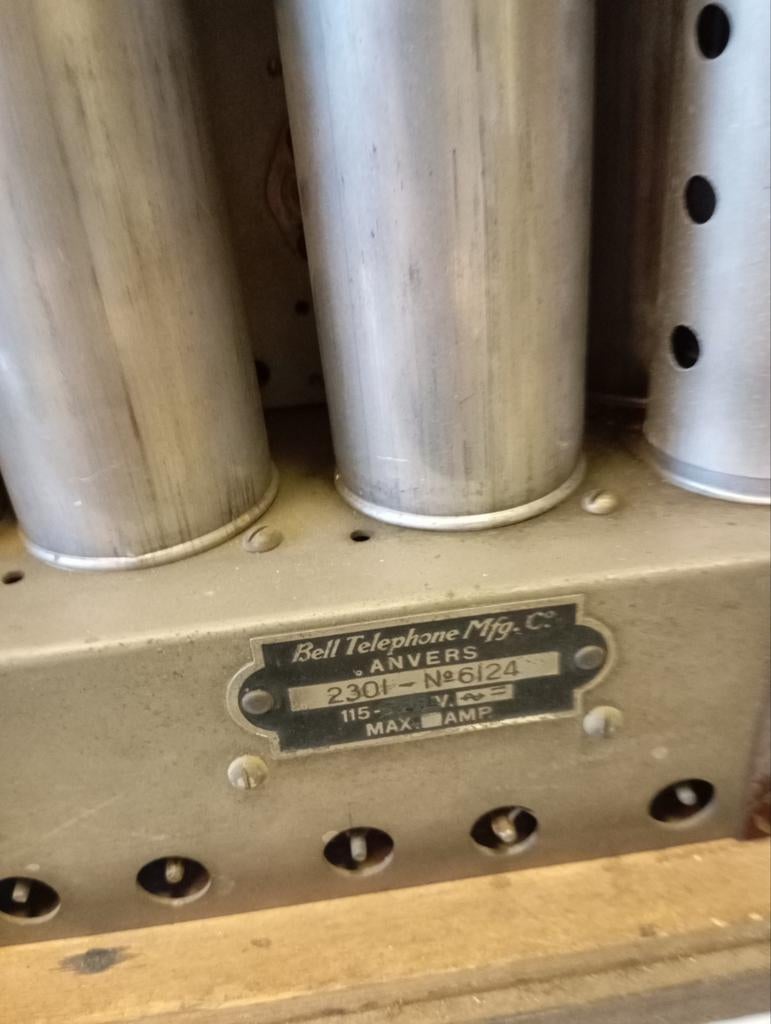 Bell Telephone universeel, Ophalen