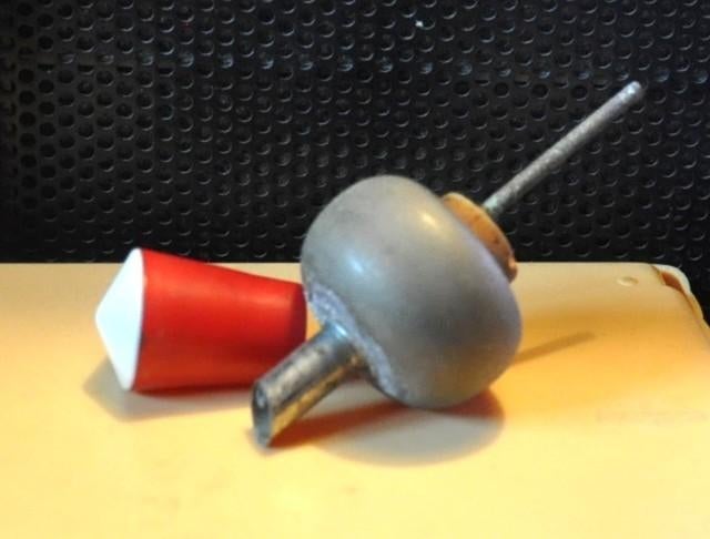 bouchon verseur vintage metal avec bouchon fermoir, Collections, Enlèvement ou Envoi, Utilisé