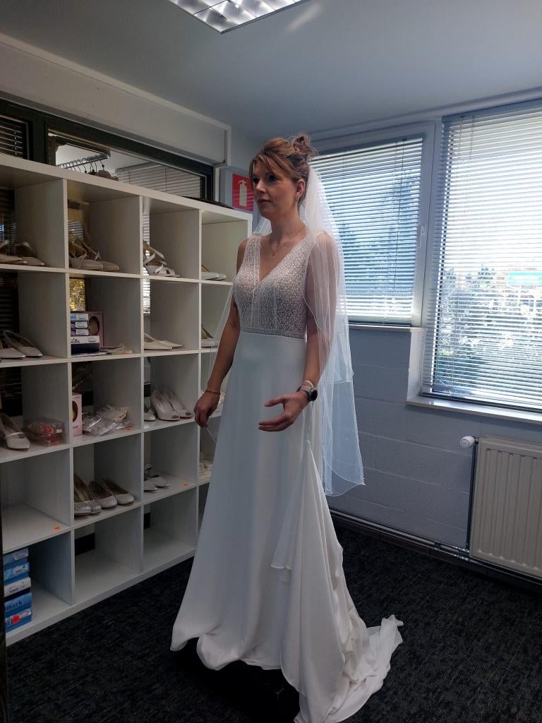 Alma Novia trouwjurk maat 36/38 prijs bespreekbaar, Kleding | Dames, Ophalen, Trouwjurk, Wit, Nieuw