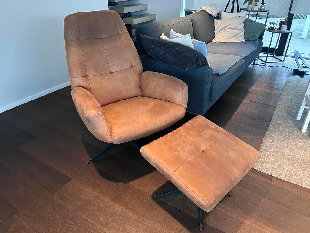 Fauteuil cognac met bankje, Huis en Inrichting, Zetels | Zetels, Ophalen, Zo goed als nieuw, Eenpersoons, Leer