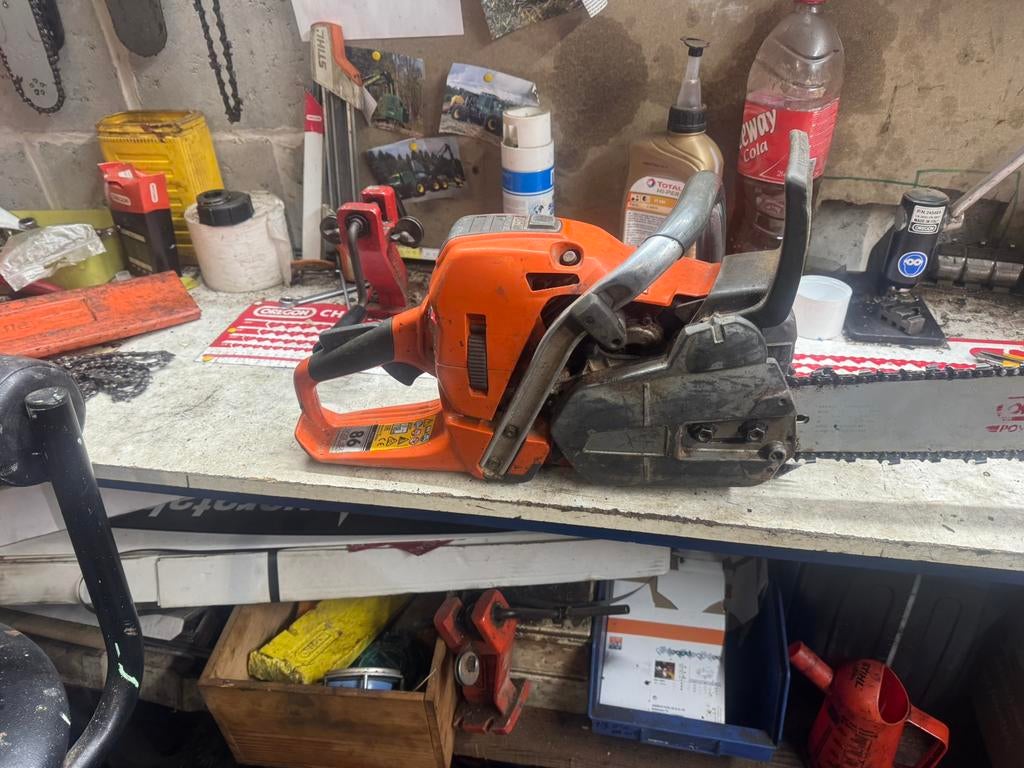 Tronçonneuse 562xp, Bricolage & Construction, Outillage | Scies mécaniques, Moins de 600 watts, Tronçonneuse, 30 à 70 mm, Comme neuf