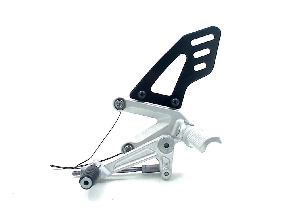 SCHETSPLAAT LINKS VOOR Aprilia RSV4 factory (01-1970/-), Motoren, Dhr. S. di Majo, Gebruikt, Info@cama-motorparts.nl, P.J. Troelstraweg 8 8
3144 CX  MAASSLUIS, NL