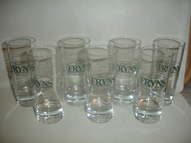 7 glazen van Frijns Jenever, stokerij uit Hasselt, € 3,00, Collections, Verres & Petits Verres, Comme neuf, Verres et Verres à shot