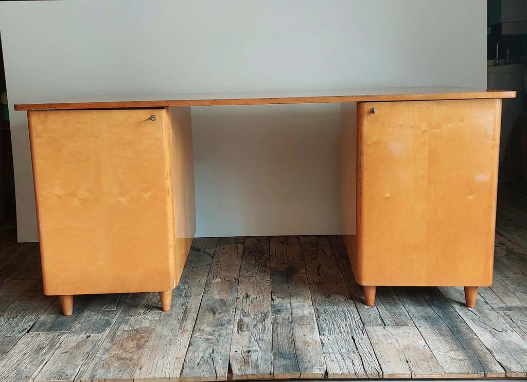 Vintage dubbelzijdige bureau, Ophalen, Zo goed als nieuw