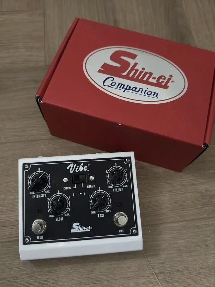 Shin-ei Vibe2 CHORUS/VIBRATO, Ophalen of Verzenden, Zo goed als nieuw, Multi-effect