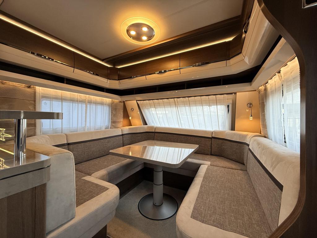 Hobby Prestige 720 WLC, Caravanes & Camping, Entreprise, Hobby, Poêle, 7 à 8 mètres