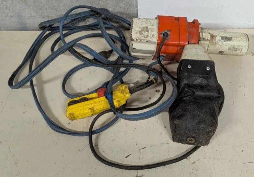 Palan à chaine électrique KITO JAPAN, Bricolage & Construction, Enlèvement, Utilisé, Électrique