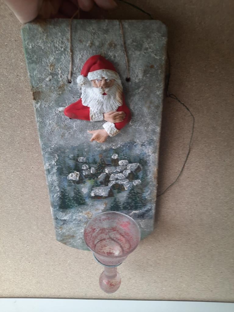 Tuile de Noël, Enlèvement