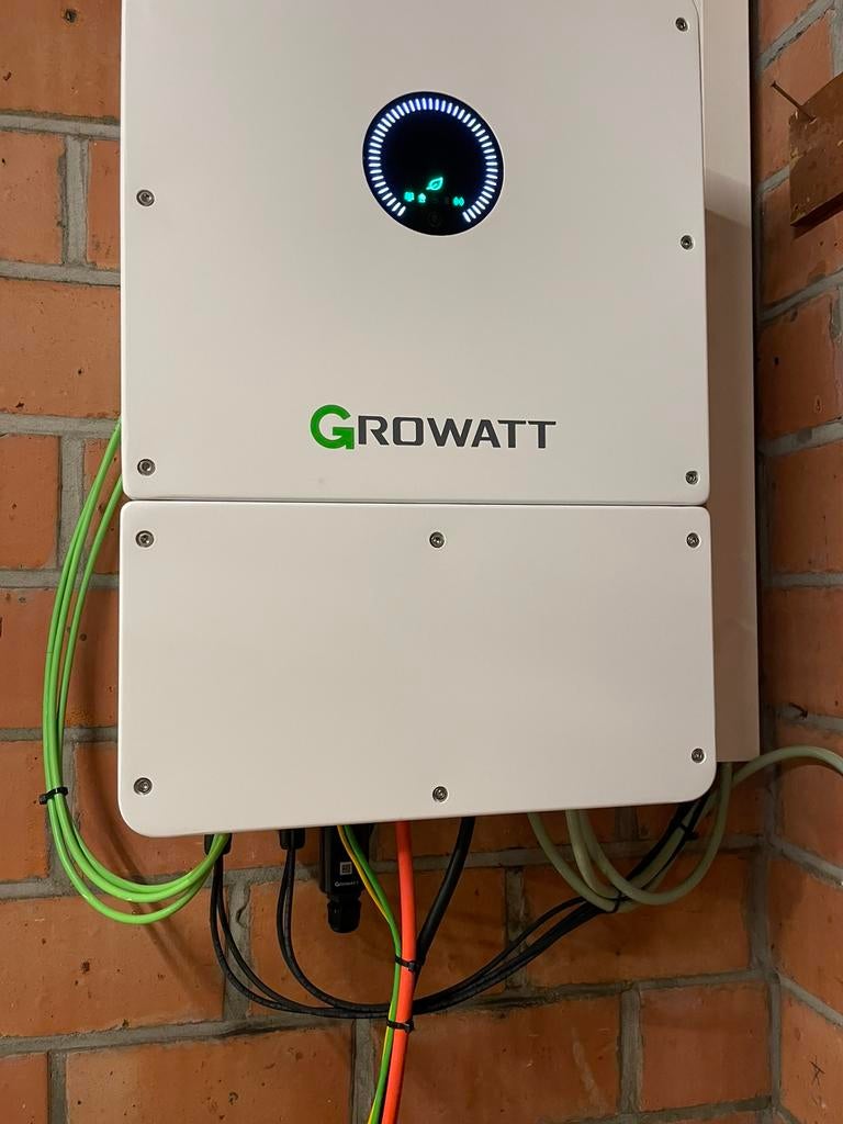 Onduleur hybride GROWATT 10 kW avec batteries 30 kW, Bricolage & Construction, Panneaux solaires & Accessoires, Enlèvement, Comme neuf