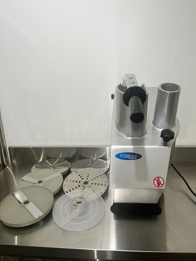 Groentesnijmachine - tot 450 Kg/Uur - incl. 5 Snijschijven, Ophalen, Zo goed als nieuw