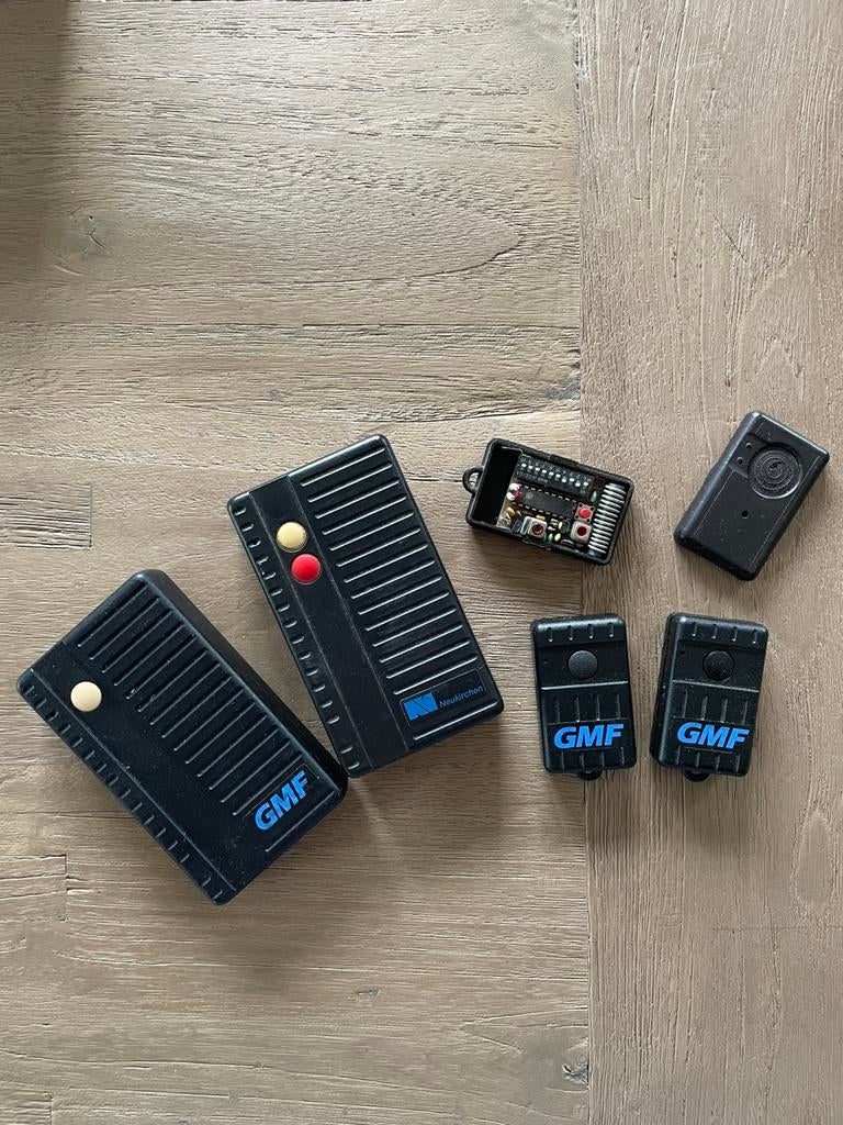 Afstandsbedieningen voor oa poort, Ophalen, Zo goed als nieuw