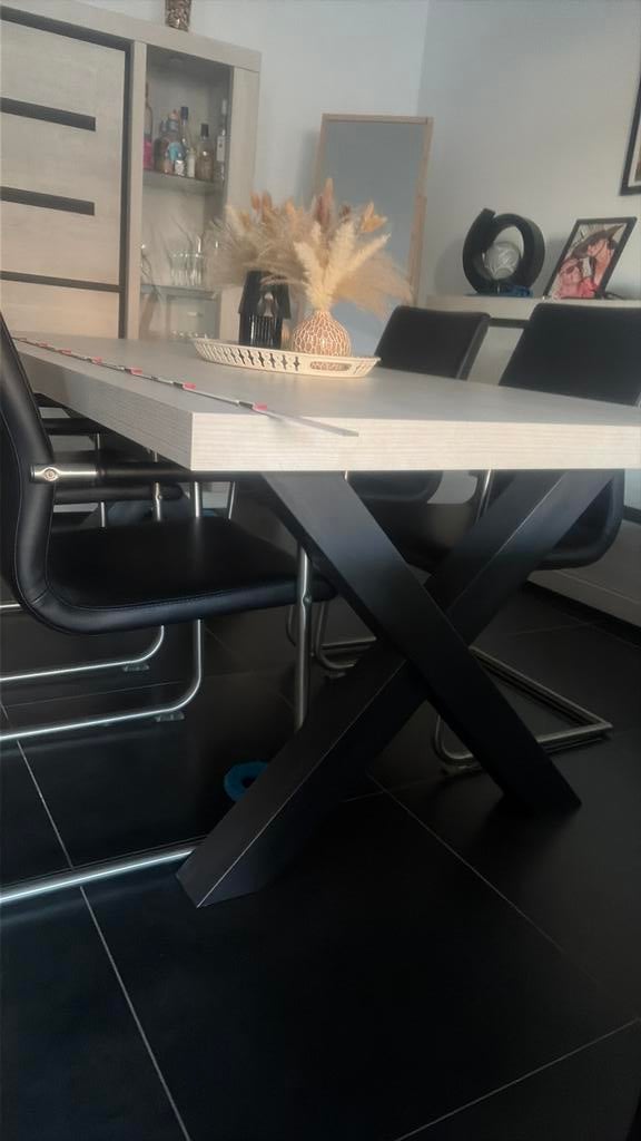 Sledestoelen zwart set van 4 + tafel, Huis en Inrichting, Stoelen, Ophalen, Zo goed als nieuw, Zwart, Hout