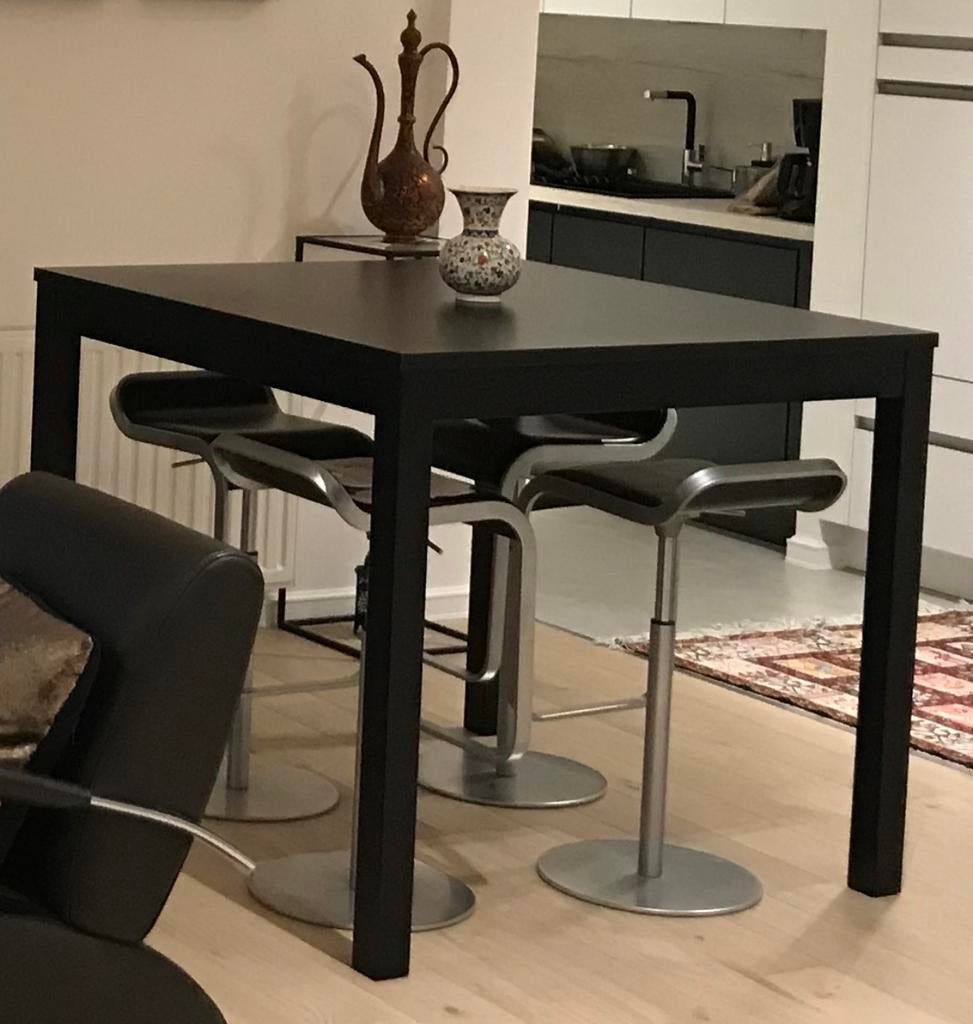 Une Table de salle à manger ou Bar moderne en noir, Maison & Meubles, Quatre personnes, Enlèvement, Moderne, Carré