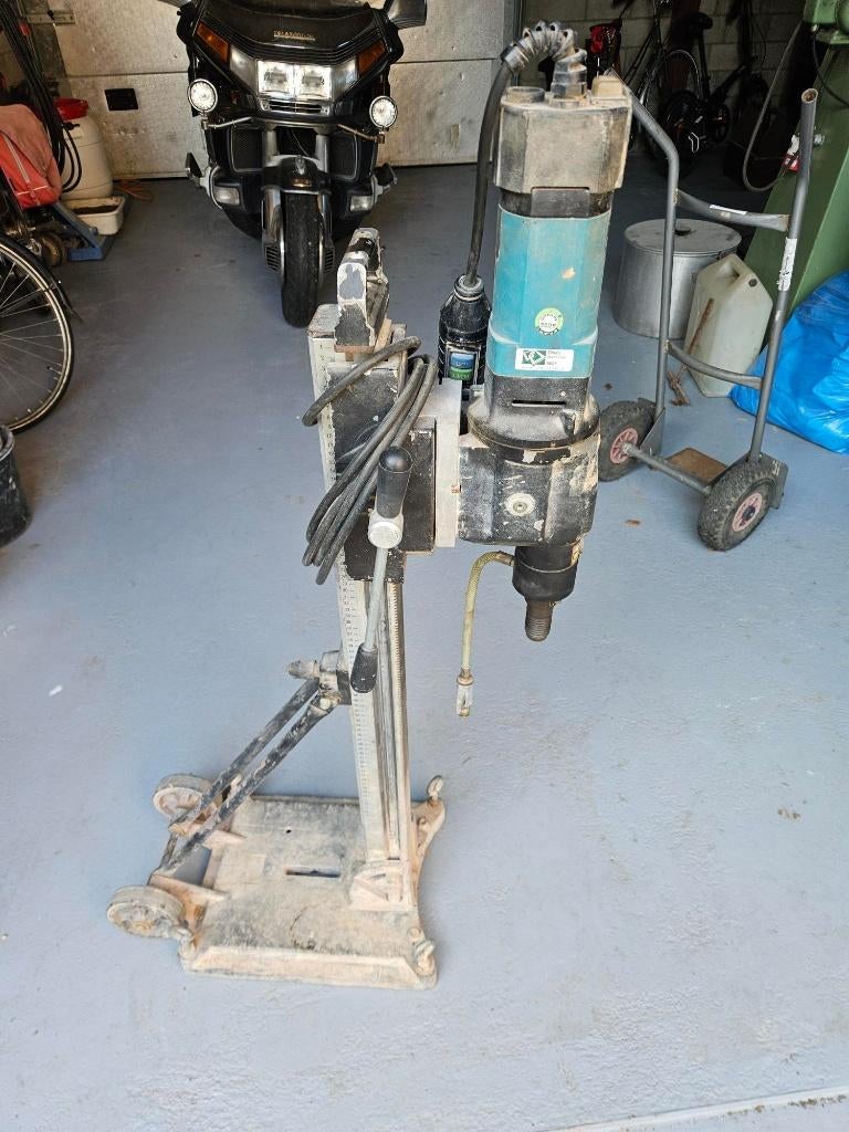 Diamantboormachine, Doe-het-zelf en Bouw, Gereedschap | Boormachines, Ophalen, Gebruikt, 600 watt of meer