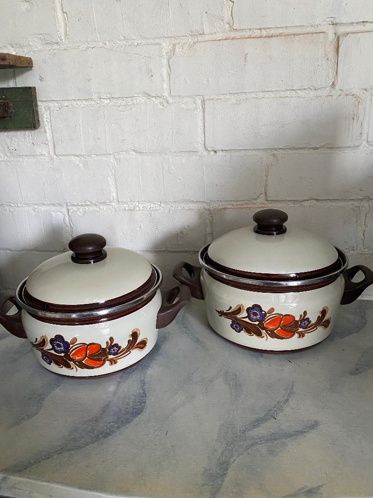 Retro kookpotten (22 en 20cm) met email bloemenmotief, Antiek en Kunst, Ophalen