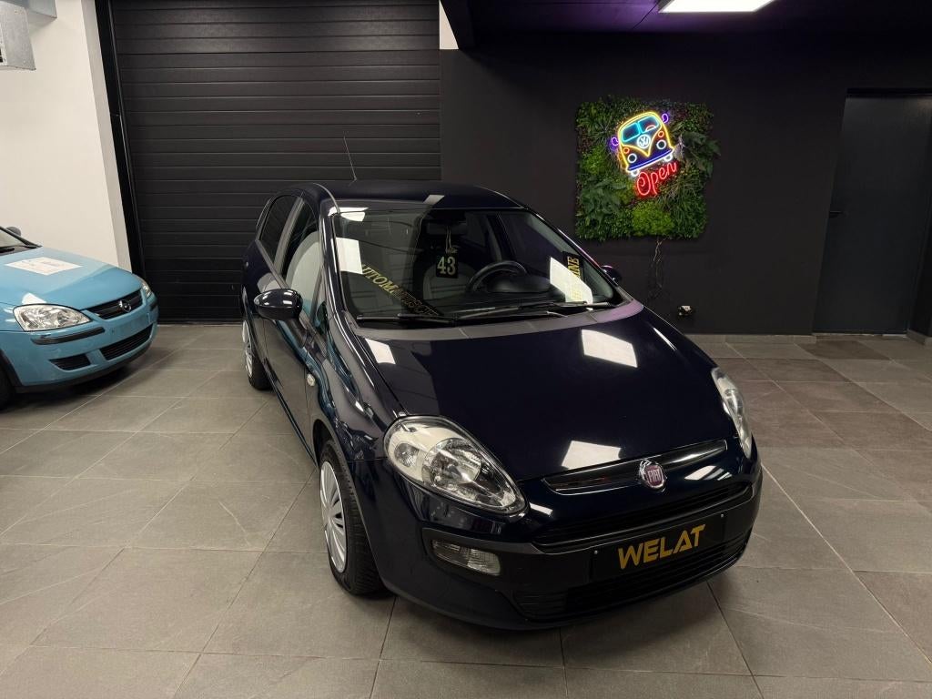 FIAT PUNTO 2011 BENZINE AUTOMAAT 60.000 KM, Auto's, Fiat, Euro 5, 139 g/km, Zwart, Blauw