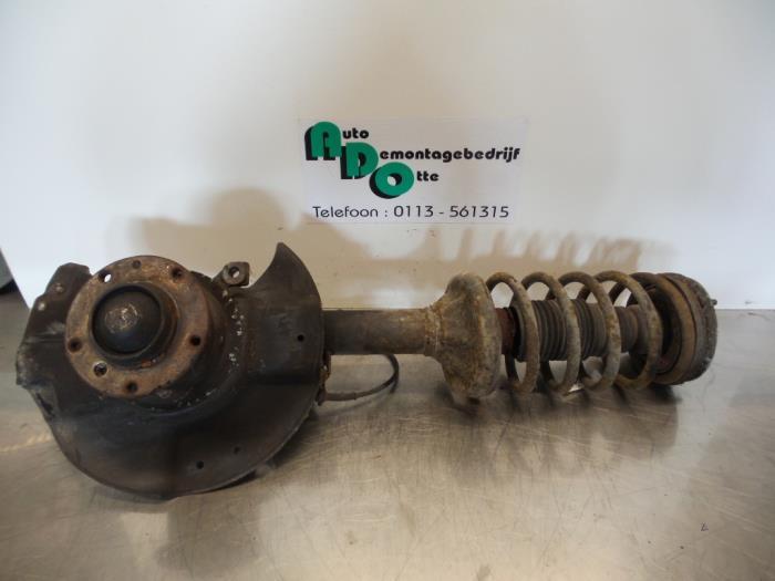 Joint avant gauche d'un BMW 5-Serie (5-Serie 88-), Autos : Pièces & Accessoires, -, 3 mois de garantie, Utilisé, -