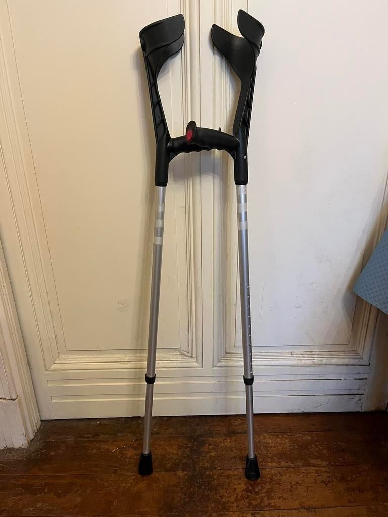 Verstelbare loopkrukken, Diversen, Loopkrukken, Ophalen of Verzenden, In hoogte verstelbaar, Gebruikt