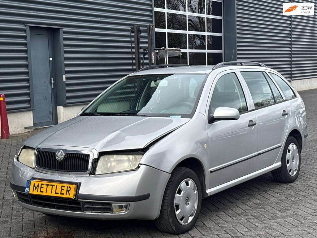 Skoda Fabia Combi 1.4-16V Comfort automaat, Auto's, 450 kg, 4 cilinders, Startonderbreker, 180 g/km