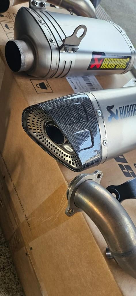Akrapovic uitlaatlijn voor Husqvarna Vitpilen Svartpilen 701, Enlèvement ou Envoi