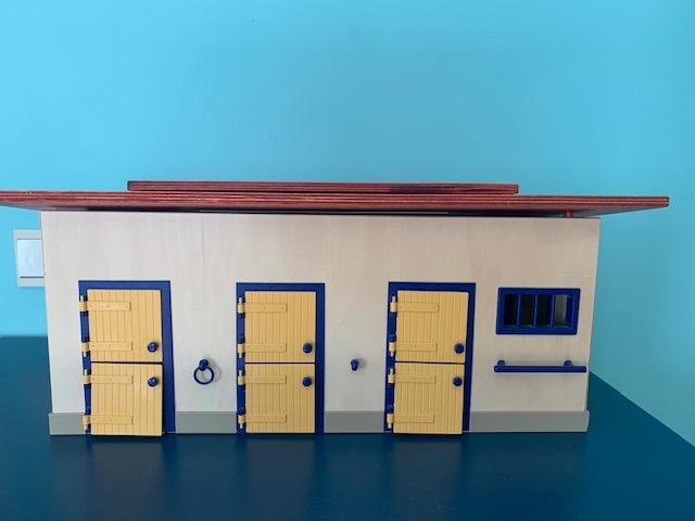 Ecurie en bois SCHLEICH, Enfants & Bébés, Jouets | Playmobil, Enlèvement