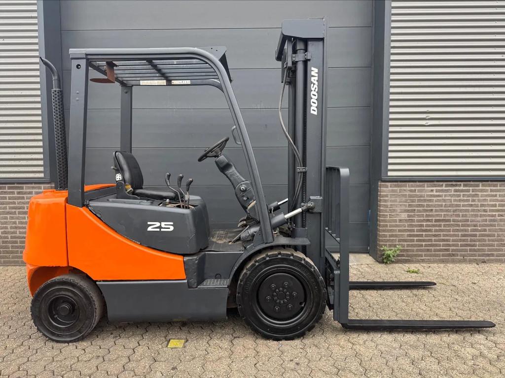 Doosan D25S-5 2,5 ton diesel heftruck (bj 2011), 2000 tot 3000 kg, Diesel, Heftruck, Doosan