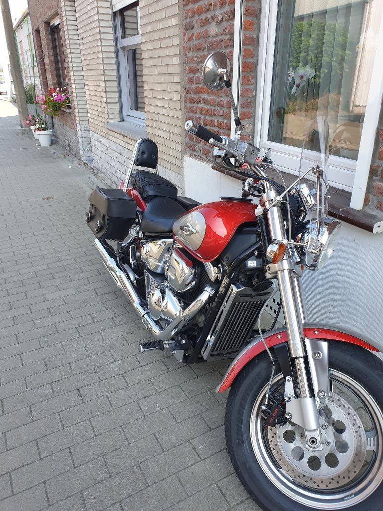 Suzuki Marauder VZ800 motorfiets uit 1997