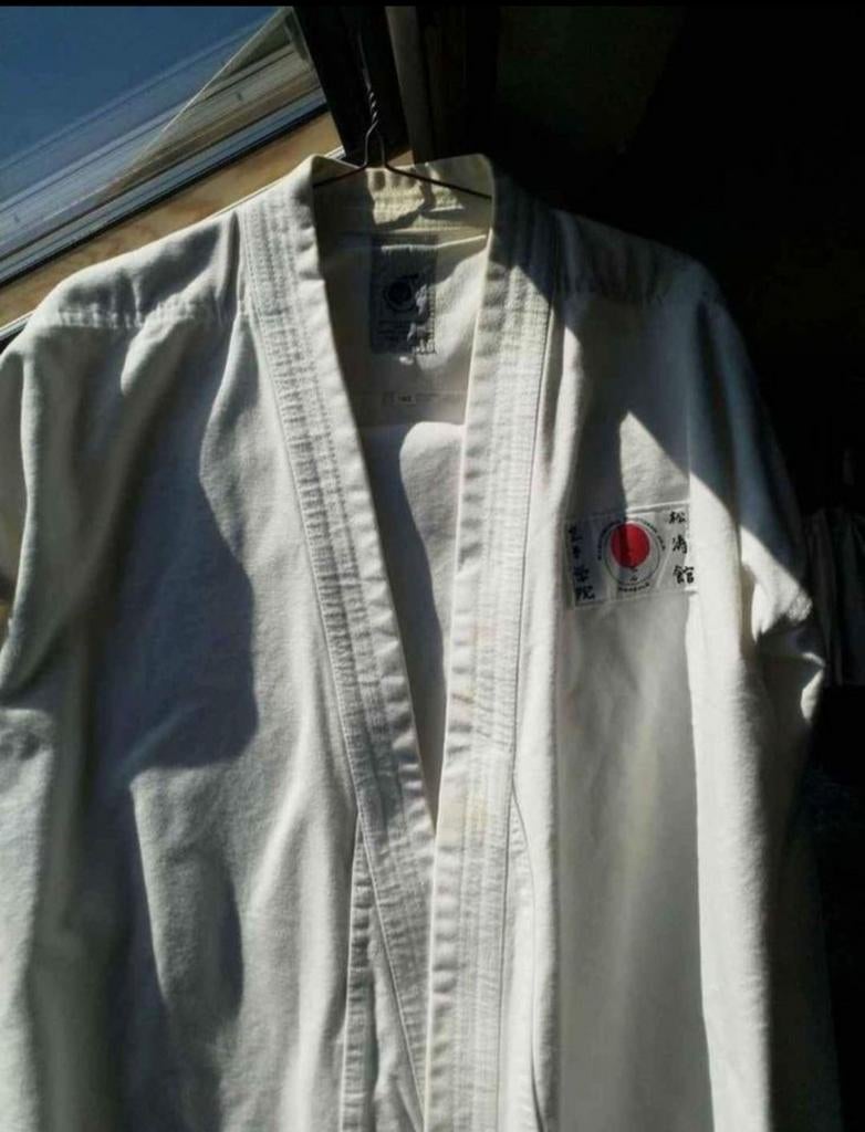 Kimono (kledij gevechtssport) maat 185, Sports & Fitness, Enlèvement