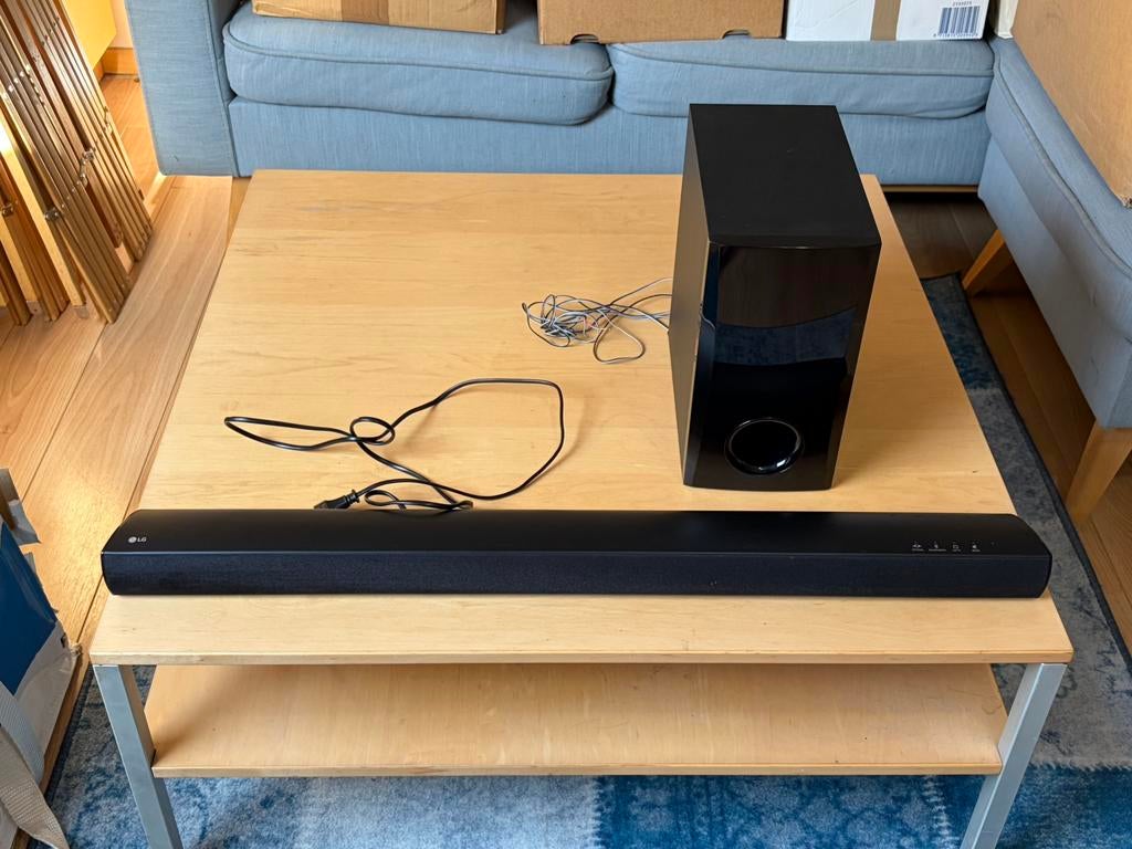 Lg soundbar te koop, TV, Hi-fi & Vidéo, Barres de son, Enlèvement, Comme neuf