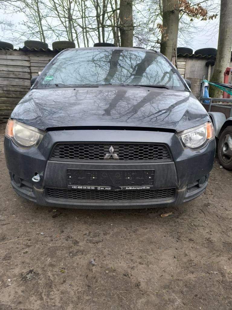 Stilgevallen start niet. Voor stukken, liefst in zijn gehele, Autos, Mitsubishi, Argent ou Gris, Achat, 3 places, Boîte manuelle