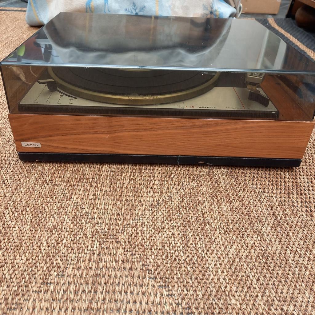 Lenco L75, Enlèvement, Tourne-disque