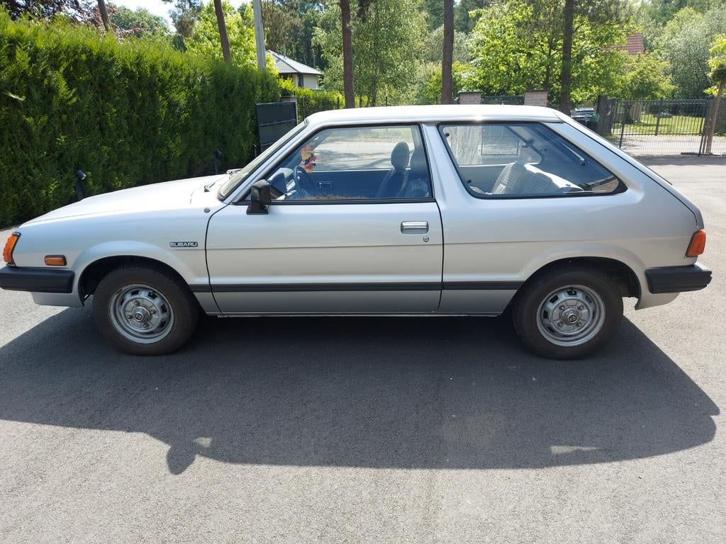Subaru leone 1300 1984 61000km, Auto's, Overige Auto's, Voorwielaandrijving, 4 cilinders, Handgeschakeld, Grijs