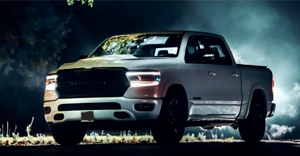 RAM 5.7Hemi Pearl white  Night edition 7/2021, Auto's, Particulier, Benzine, Te koop