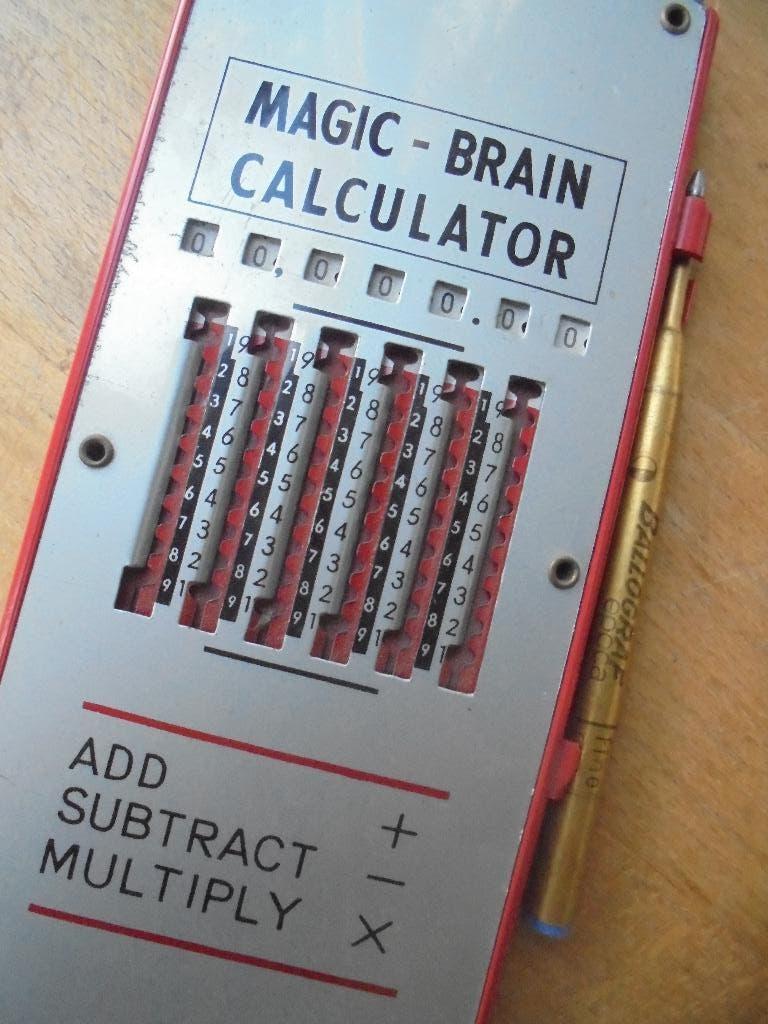 Vintage MAGIC-BRAIN calculator/rekenmachine jaren 1960, Ophalen of Verzenden