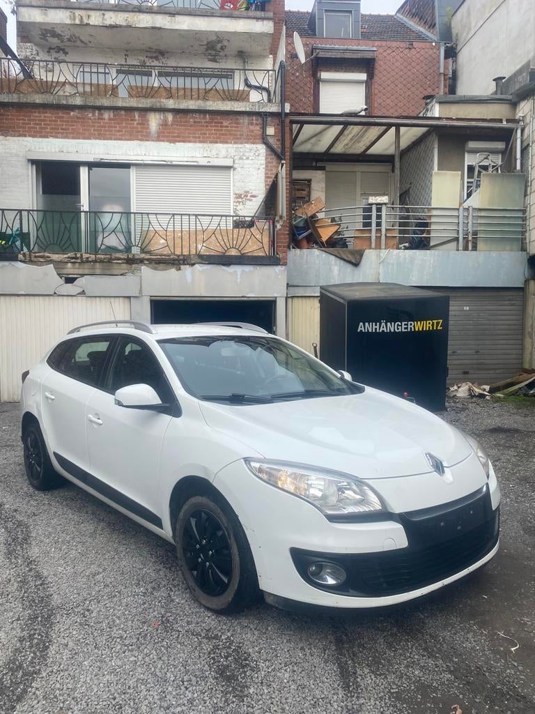 Vend Renault Mégane démarre et roule parfaitement, Autos, Cuir, Euro 5, Achat, Ordinateur de bord