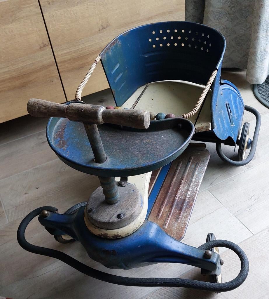 Antiek loopfietsje., Antiek en Kunst, Ophalen