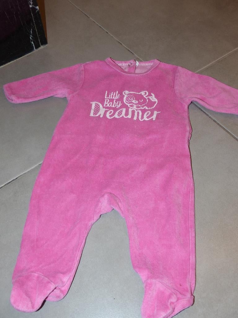 Slaappakjes met voetjes à € 1/stuk - maat 62, Kinderen en Baby's, Babykleding | Maat 62, Ophalen of Verzenden, Zo goed als nieuw