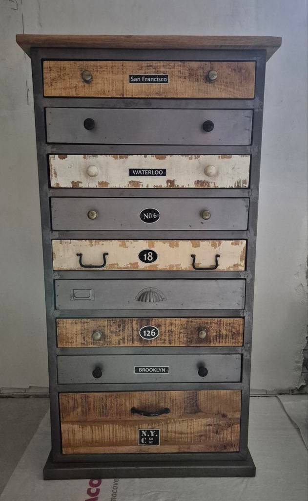 Commode vintage industrielle unique, Enlèvement