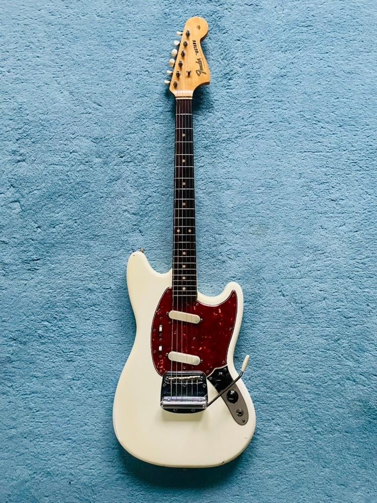 Fender Mustang (1964 Pre-CBS), Muziek en Instrumenten, Snaarinstrumenten | Gitaren | Elektrisch, Gebruikt, Solid body, Fender