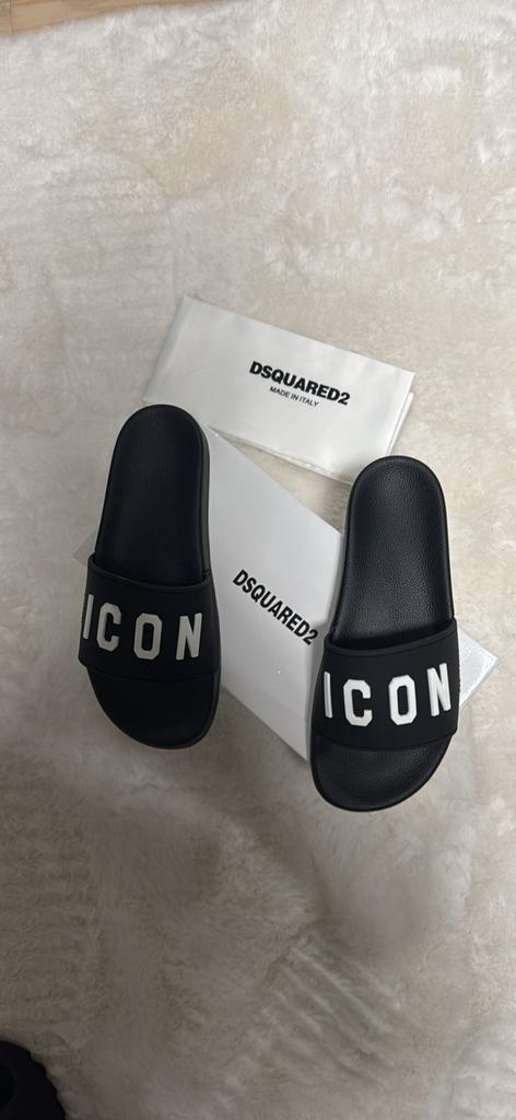 Dsquared2 slippers, Kleding | Heren, Schoenen, Slippers, Zwart, Ophalen of Verzenden, Zo goed als nieuw