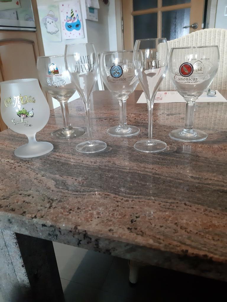 Glazen . Gratis af te halen., Enlèvement, Comme neuf