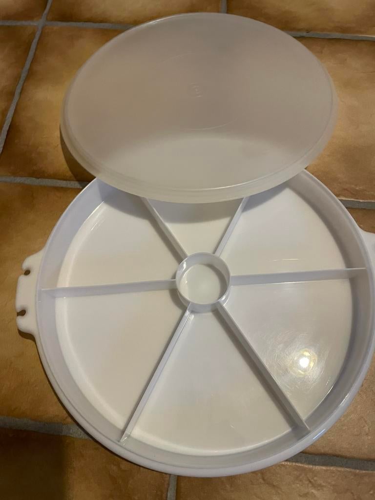 Deux Tupperware pour cartier de tartes ou autre, Maison & Meubles, Enlèvement, Utilisé, Crème, Boîte
