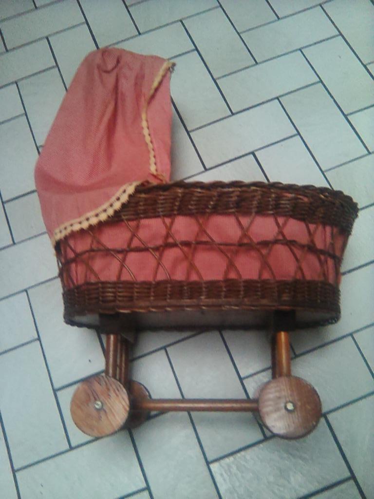 Presentatiemand Antiek wiegje op wieltjes, Enlèvement, Utilisé, Cadeau d'accouchement